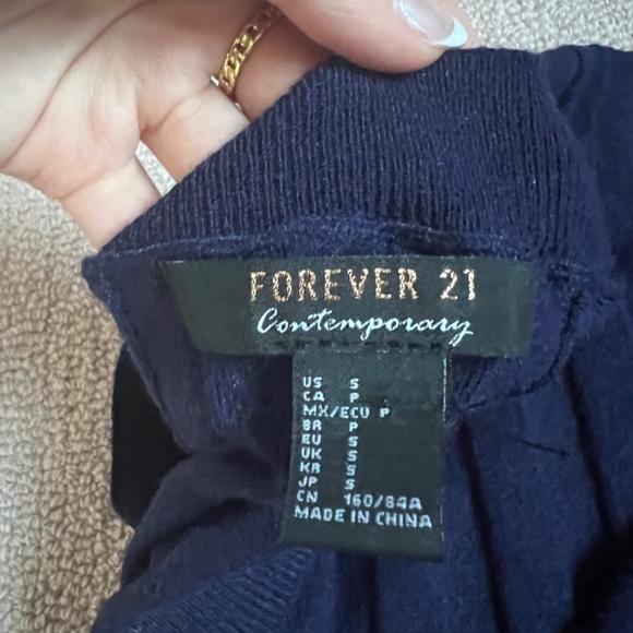 forever 21 v-neck sweater - Picture 3 of 3
